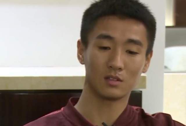 新赛季的阵容目前还有很多不确定，比如与贝里奇能否再续前缘、安杜哈尔的继任者是谁、传闻中引进的本土球员能否落实等。
